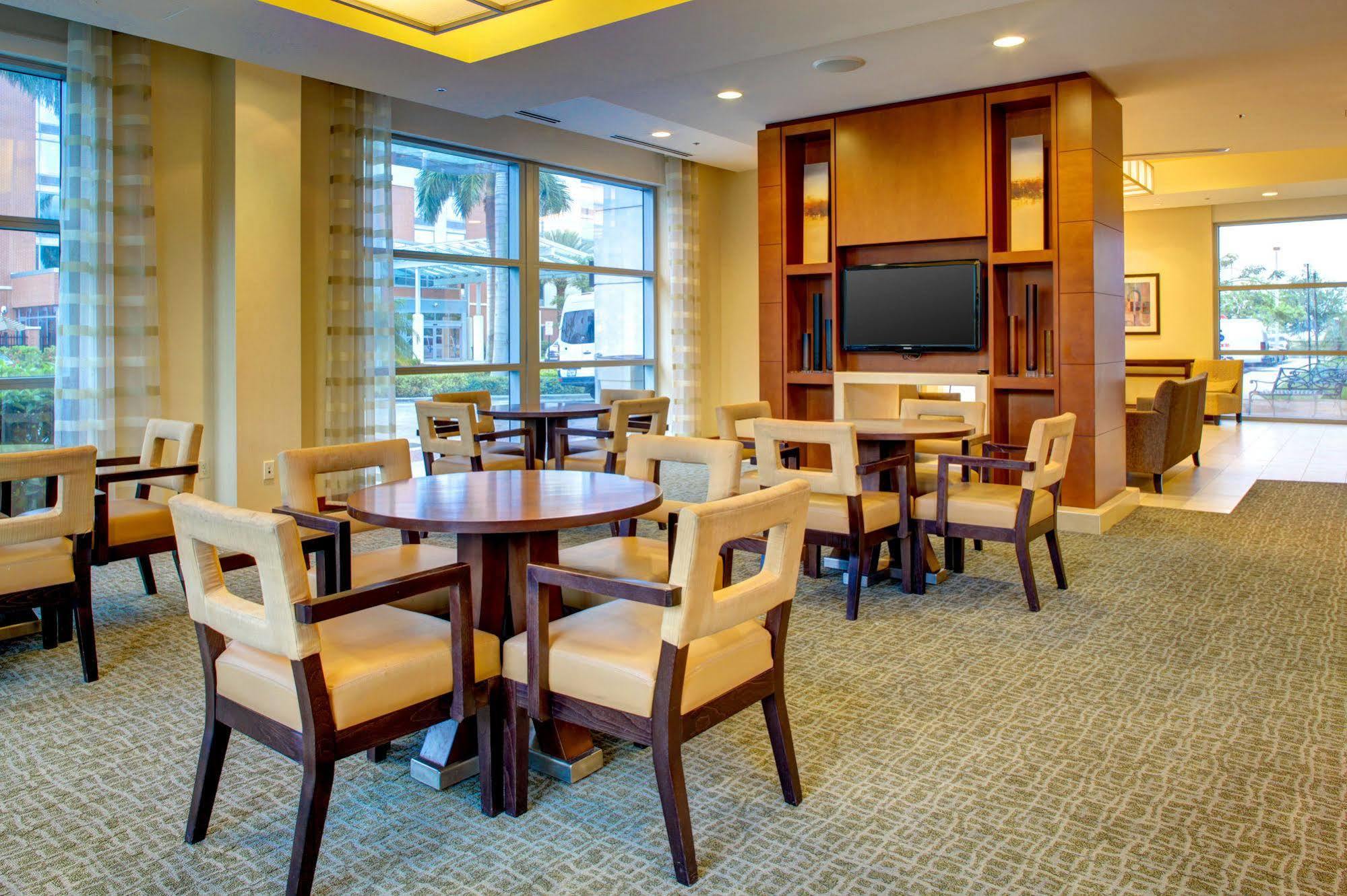 Hyatt House Fort Lauderdale Airport/Cruise Port Dania Beach Exterior photo