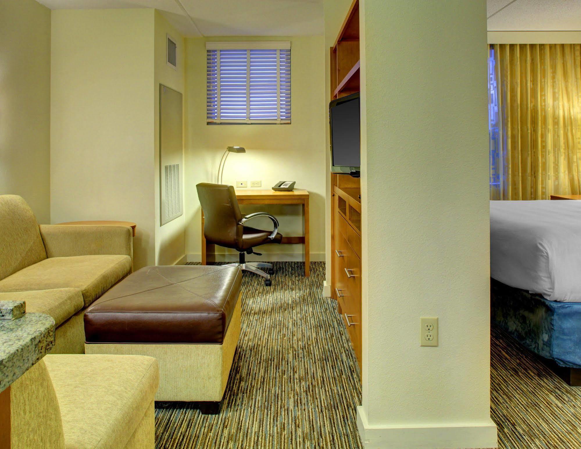 Hyatt House Fort Lauderdale Airport/Cruise Port Dania Beach Exterior photo